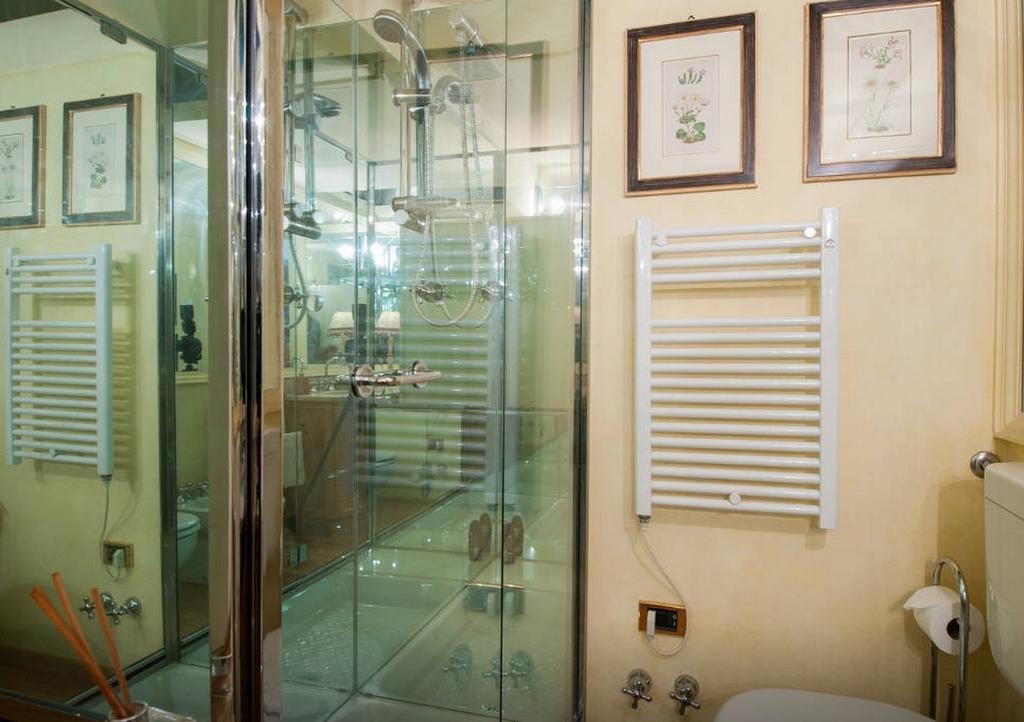 B&B La Torretta Di Via Tassis Бергамо Стая снимка